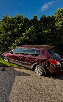 auto ŠKODA Fabia 5J, r.v. 2010 po havárii