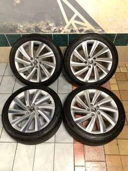 Alu kola Škoda R18 5X112 LETNÍ PNEU 225/45 R18 100% VZORKU
