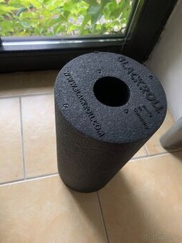 Válec BlackRoll standard s výborným masážním efektem