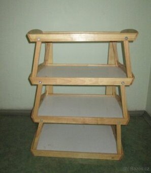 Regál do kuchyně