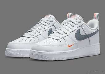 Nike Air Force 1 '07 Photon Dust Safety Orange vel.44/28cm