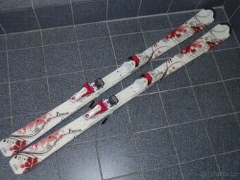 SUPER DÁMSKÉ NASERVISOVANÉ LYŽE CARVY 154 CM ROSSIGNOL PASSI