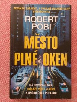 Město plné oken.