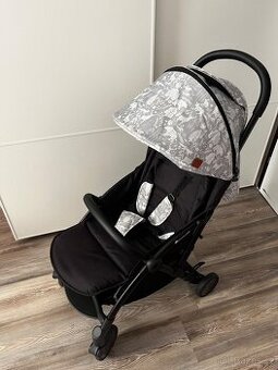 Cestovní kočárek Petite&Mars UP