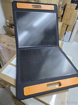 Solární nabíječka