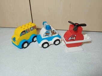 lego duplo auta, vrtulník