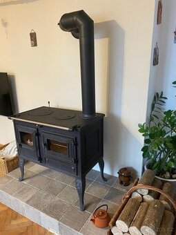 Litinový rustikální sporák - kamna Titan Globe-Fire