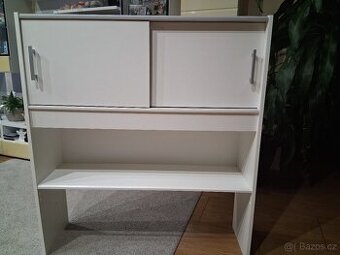Bílá skříň