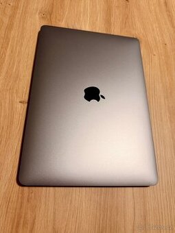 MacBook Pro 13” (2019) – i5 / 8 GB RAM / 250 GB SSD / Retina
