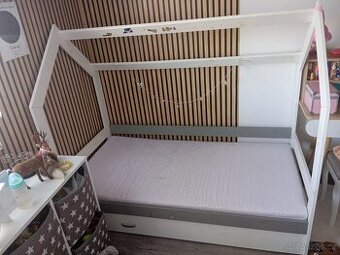 Dětská postel