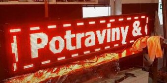 Reklamní světelná cedule, panel - běžící text aj.