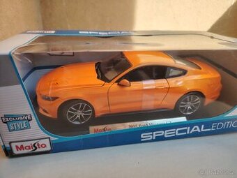 Ford Mustang 2015 1:18 Maisto oranžový
