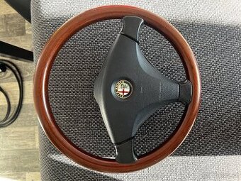 Dřevěný volat Alfa Romeo