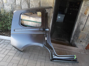 VW CADDY ZADNÍ BOKY-DVEŘE-NÁRAZNÍKY-PRÁH