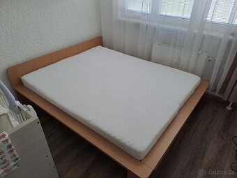 Manželská postel