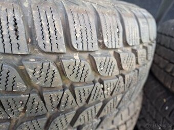 Prodám téměř nové 165/70 R13