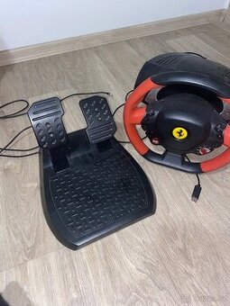 Volant Thrustmaster Ferrari 458 Spider pro Xbox One/Series