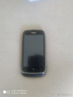 Mobilní telefon