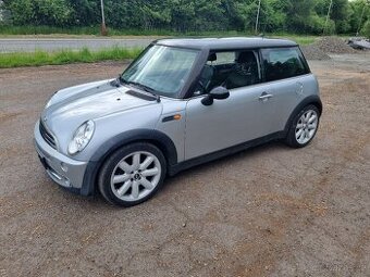 MINI COOPER R50 1,6i 85kW stříbrný