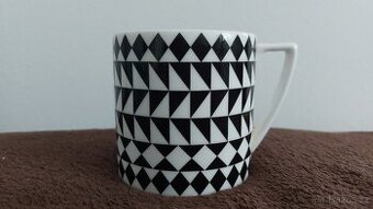 prodám 2 ks hrnek značka Wedgwood luxusní