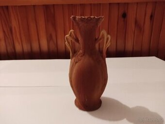 Keramická váza s uchy – rustikální dekorace