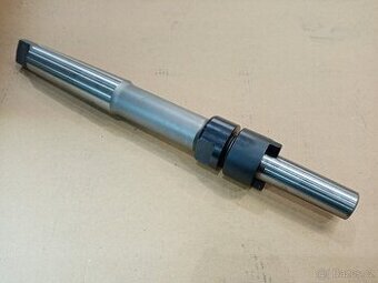 Držák nástrčných výhrubníků a výstružníků 22 MK4