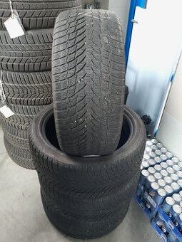 235/40R19 pneumatiky Nokian WR Snowproof