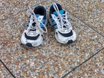 Botasky Adidas vel. 31