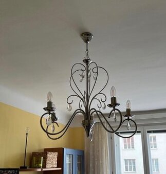 Lustr a dvě přídavné nástěnné světla