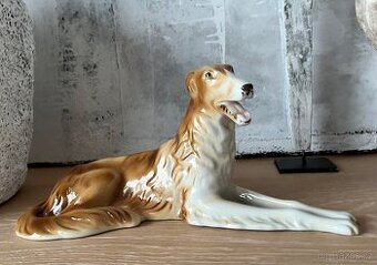 Royal Dux, Porcelánová soška - ležící chrt