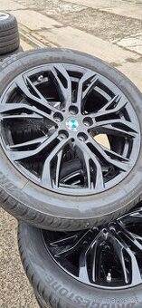 BMW X1 F48 / X2 F39 originální zimní sada R18 Bridgestone 22