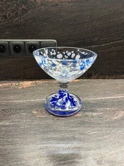 Mísa na noze hutní sklo - nedokážu zařadit