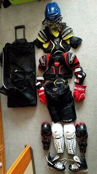 Hokejová výstroj kompletní vel.od 135 do 165 cm