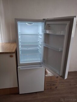 Lednice s mrazákem PHILCO PC 165 E