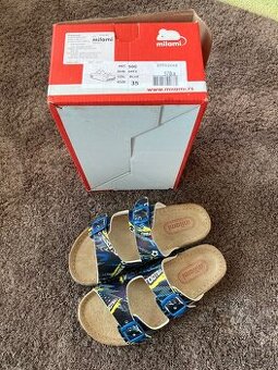 Nové zdravotní pantofle fotbal 35