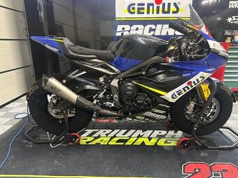 Triumph Street Triple RS 765