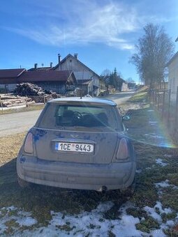 Mini Cooper, one 31 - celek na náhradní díly