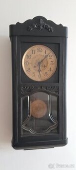 Nástěnně hodiny historické