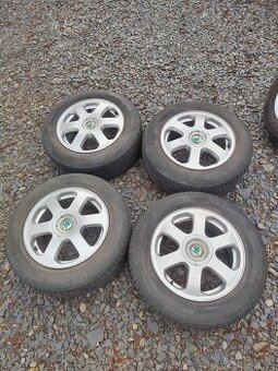 Prodám orig alu 15 škoda Octavia I 5x100 ET 43 letní pneu