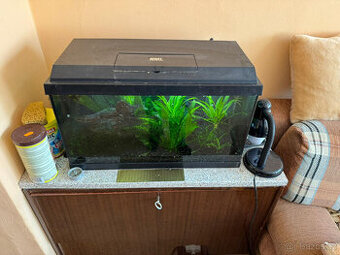 PRODÁM KOMPLET.AKVÁRIUM JUWEL