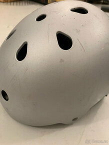 Dětská helma z decathlonu - 1