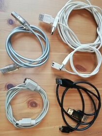 USB kabely a PS2 prodlužovací kabel