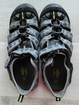 UMBRO sandály vel. 39