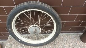 Přední kolo vč. brzdového štítu a osy kola. - 1