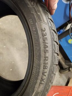 Zimni kola 235/45 r18