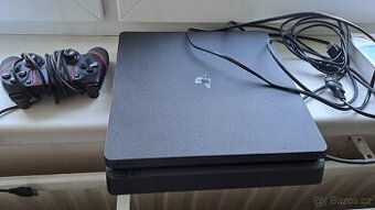 Playstation 4 Slim - 1