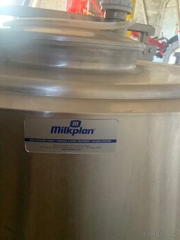 Chladící tank na mléko 800 l