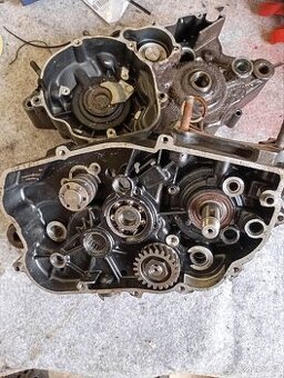Rozebrány polomotor ČZ Cagiva roadster - 1