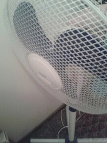 Stojanový ventilátor Orava