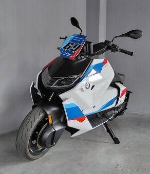 BMW CE 04